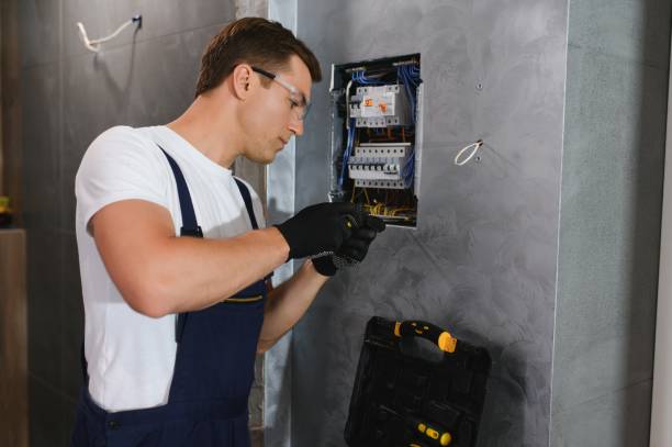 Best Affordable Emergency Electrician  in Great Neck Plaza, NY
